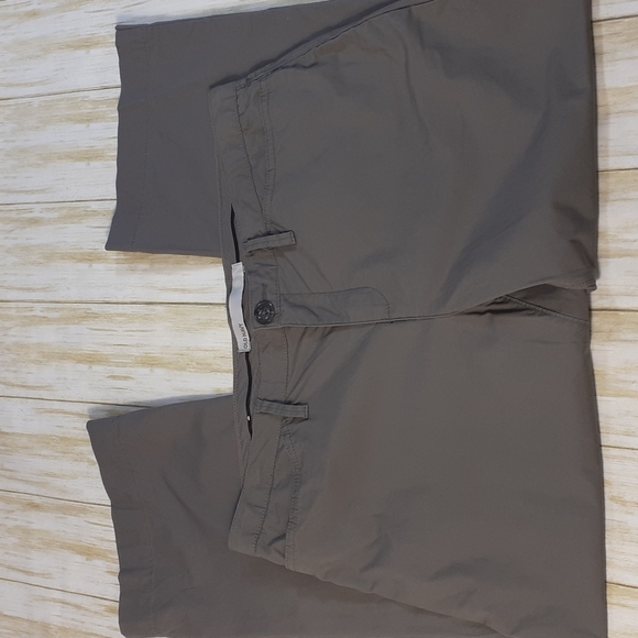 Old Navy On Classic Rise Gray Capris Pants Size 10 - Picture 5 of 16